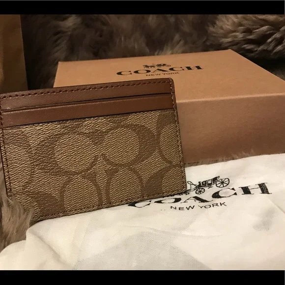 Coach Card Wallet - Picture 4 of 4